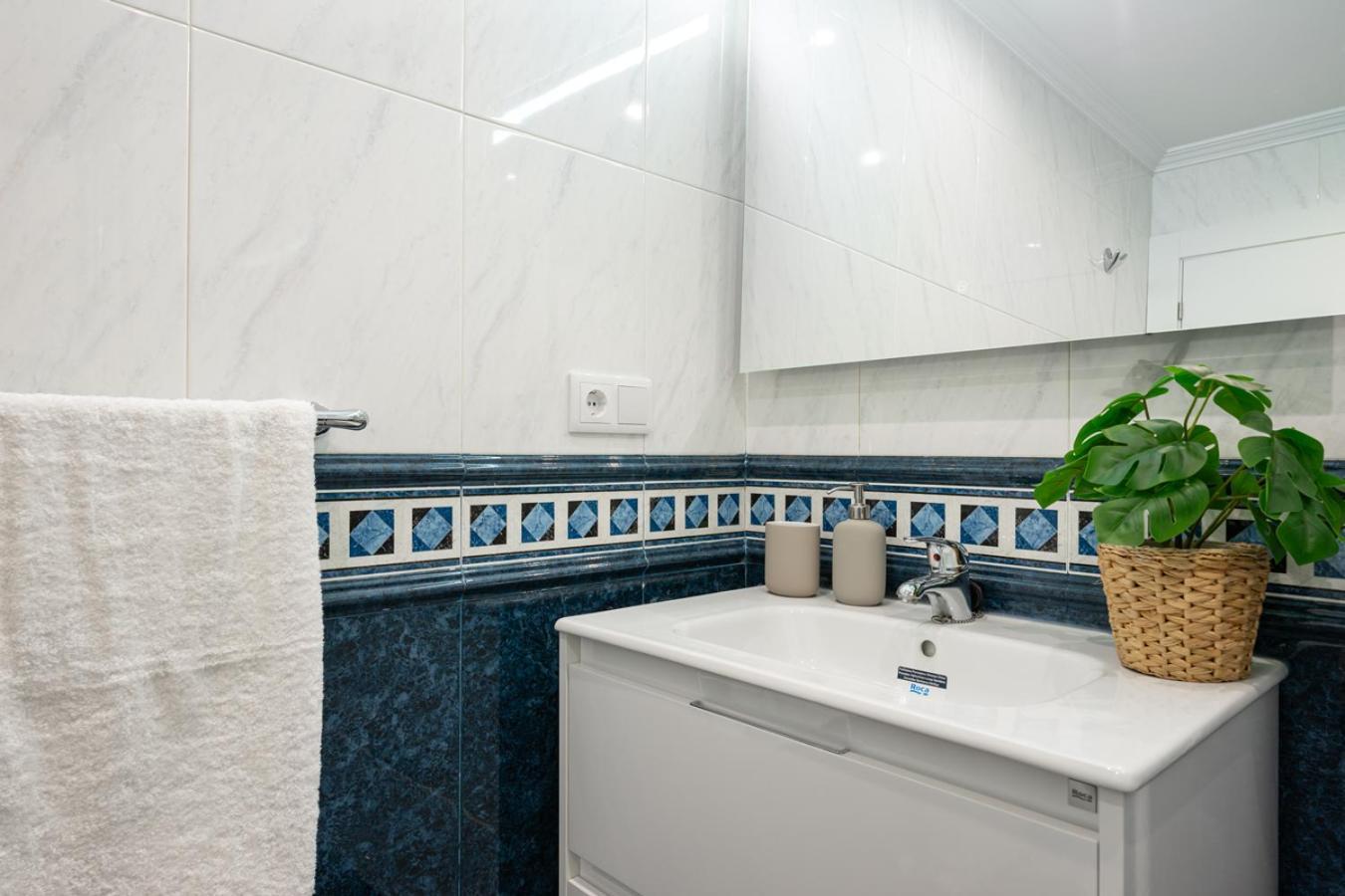Tres Mares Apartment *